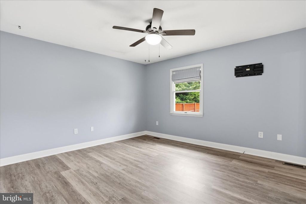 Image 9 of property listing at 13733 BARNHART RD, Clear Spring, MD 21722