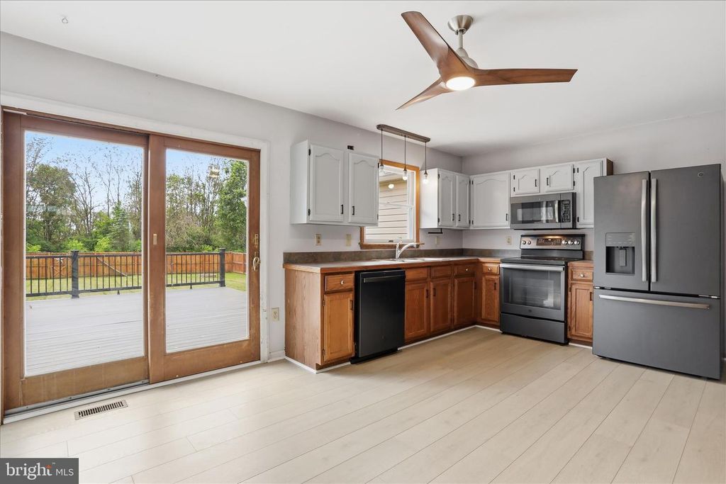 Image 13 of property listing at 13733 BARNHART RD, Clear Spring, MD 21722