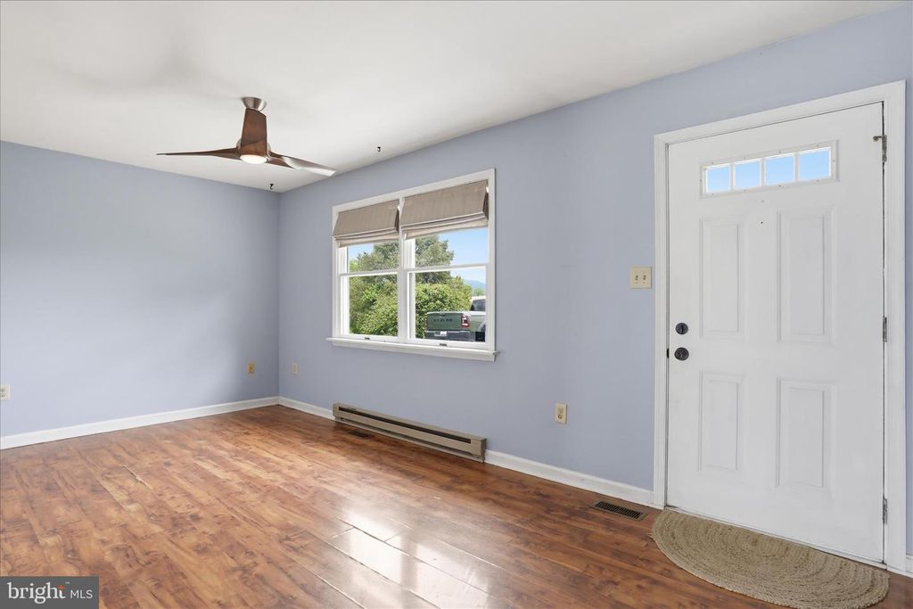 Image 4 of property listing at 13733 BARNHART RD, Clear Spring, MD 21722