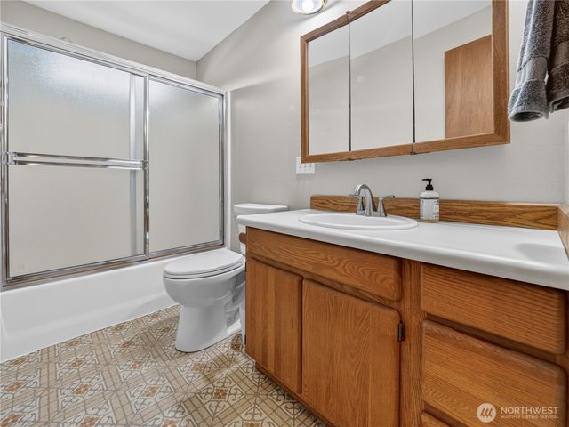 22430 SE 392nd Street, Enumclaw, WA 98022