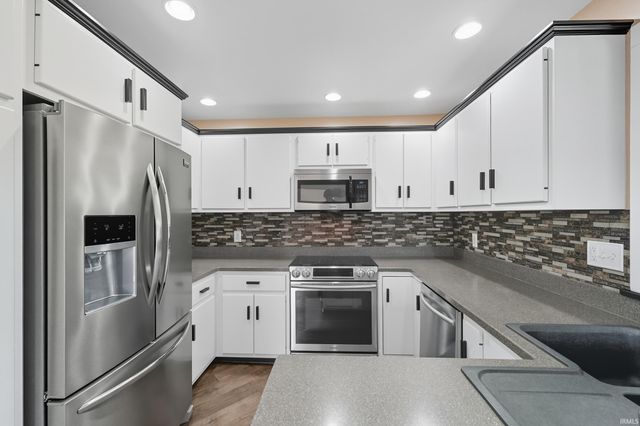 521 Stockade Drive, Fort Wayne, IN 46825