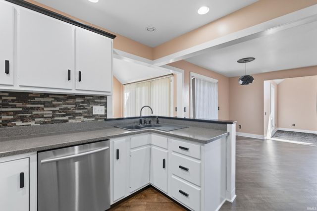 521 Stockade Drive, Fort Wayne, IN 46825