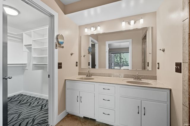 521 Stockade Drive, Fort Wayne, IN 46825