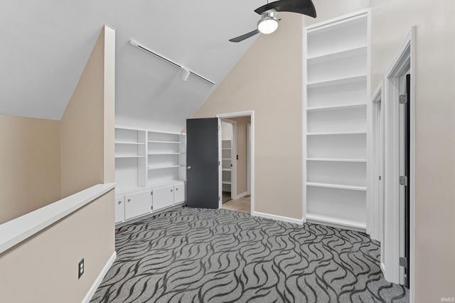 521 Stockade Drive, Fort Wayne, IN 46825