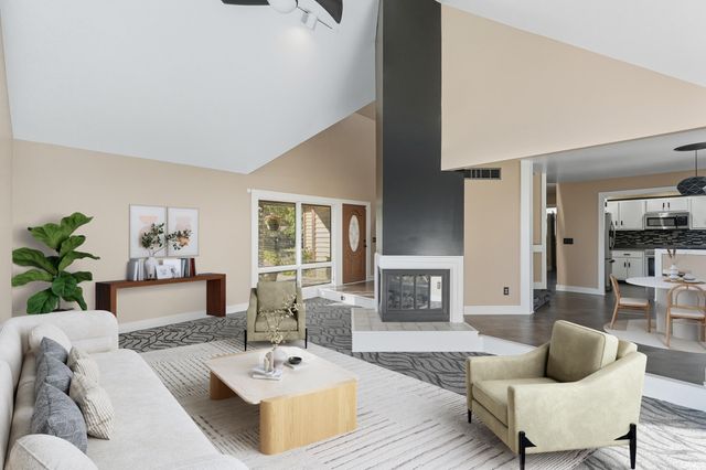 521 Stockade Drive, Fort Wayne, IN 46825