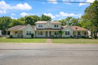 733 Lake Terrace Dr, Nashville, TN 37217