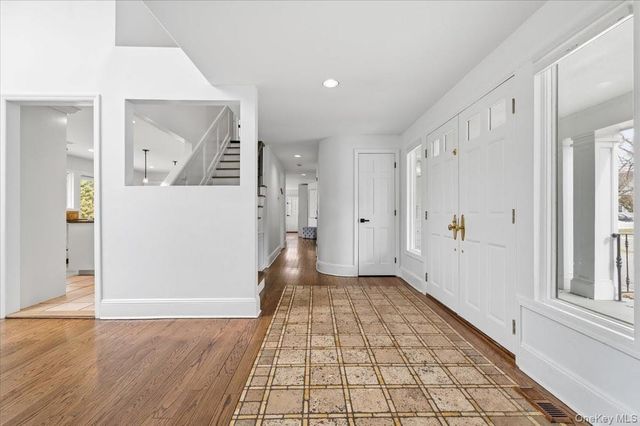 1040 Links Road, Woodmere, NY 11598