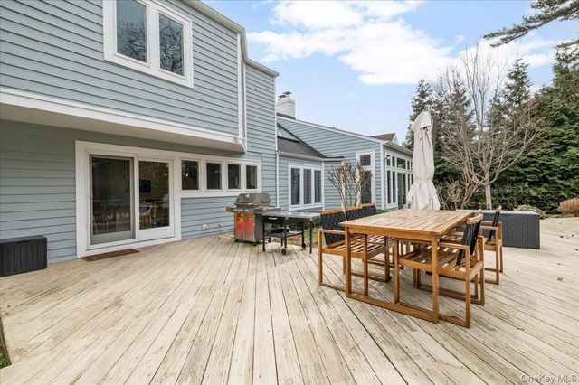 1040 Links Road, Woodmere, NY 11598