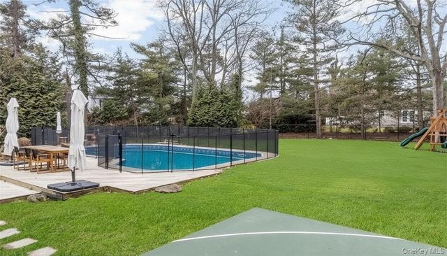 1040 Links Road, Woodmere, NY 11598