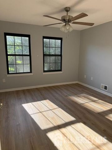 184 Wycoff Way, East Brunswick, NJ 08816