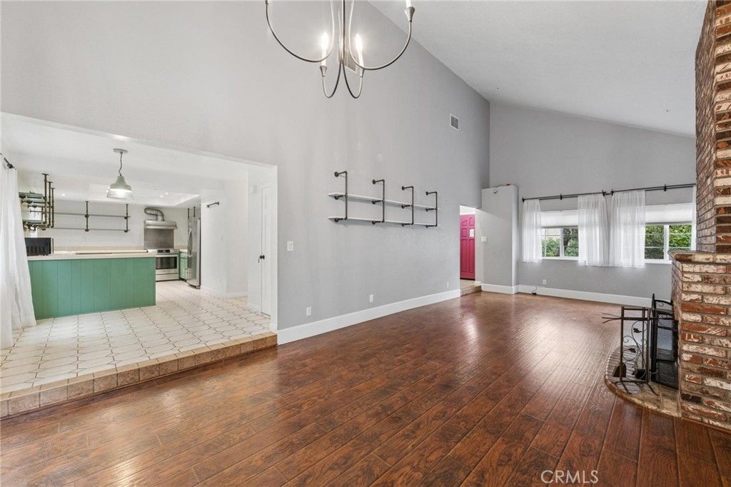 Image 10 of property listing at 9319 Rowell, Chatsworth, CA 91311