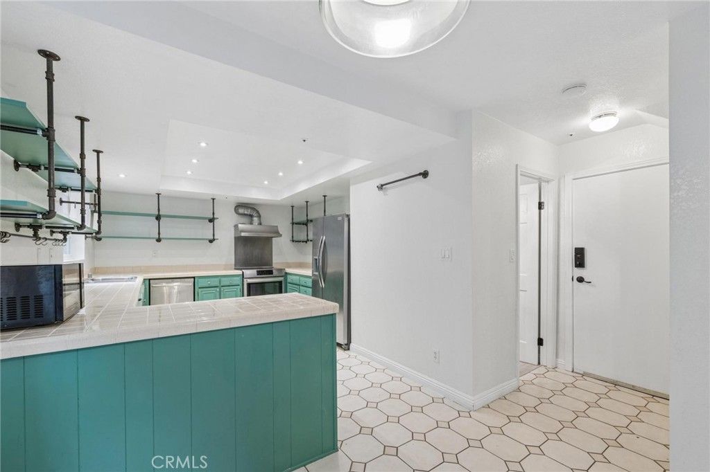 Image 12 of property listing at 9319 Rowell, Chatsworth, CA 91311