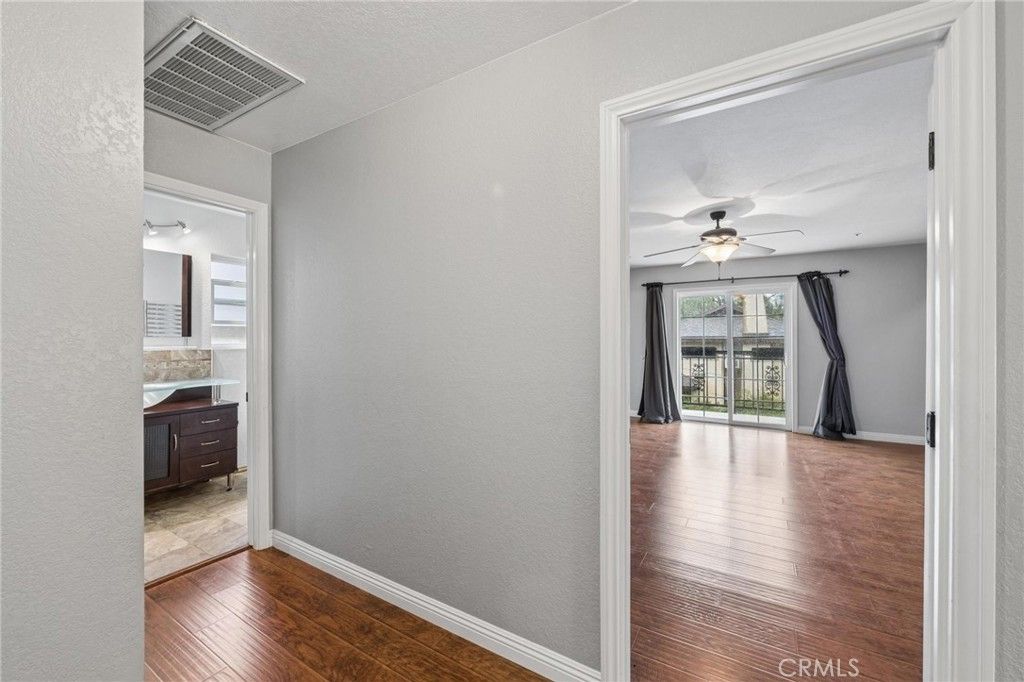 Image 19 of property listing at 9319 Rowell, Chatsworth, CA 91311