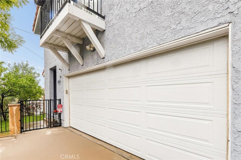 Image 2 of property listing at 9319 Rowell, Chatsworth, CA 91311