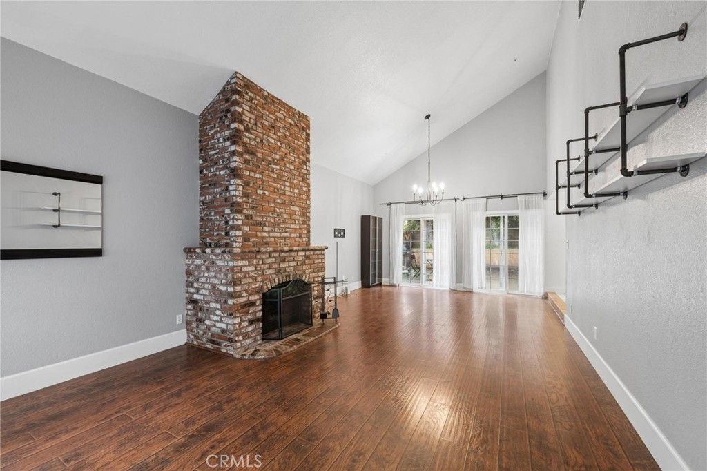 Image 6 of property listing at 9319 Rowell, Chatsworth, CA 91311