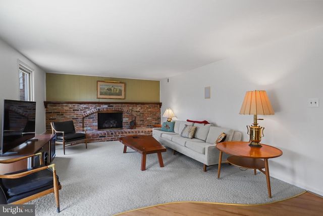 11209 FARMLAND DR, Rockville, MD 20852