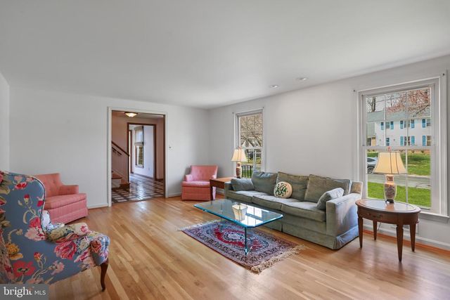 11209 FARMLAND DR, Rockville, MD 20852