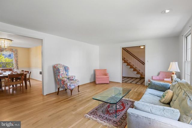 11209 FARMLAND DR, Rockville, MD 20852