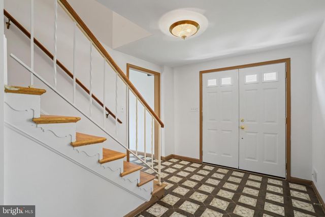 11209 FARMLAND DR, Rockville, MD 20852