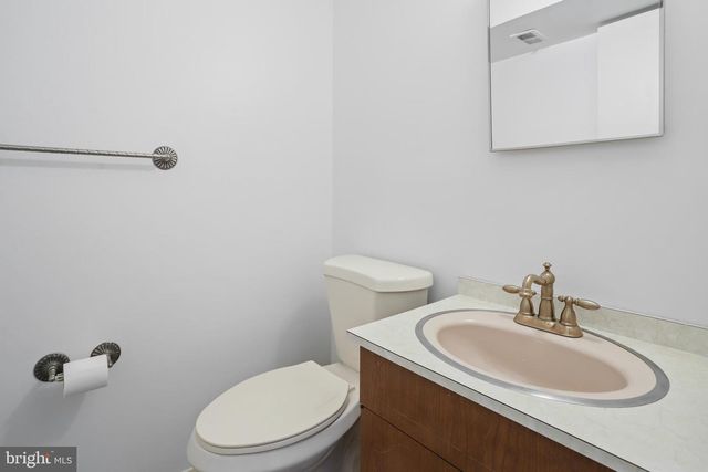 11209 FARMLAND DR, Rockville, MD 20852
