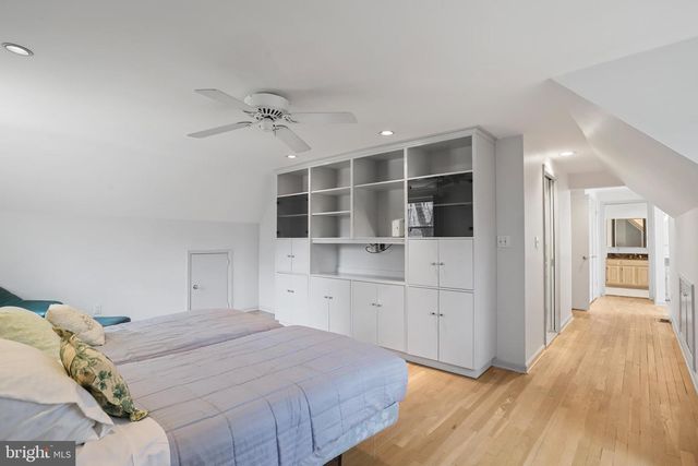 11209 FARMLAND DR, Rockville, MD 20852