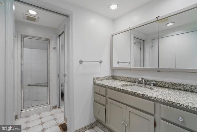 11209 FARMLAND DR, Rockville, MD 20852