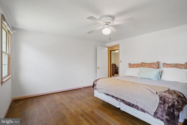 11209 FARMLAND DR, Rockville, MD 20852