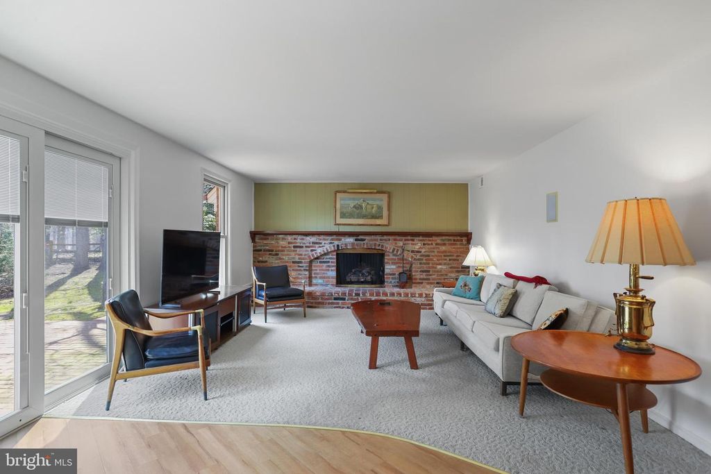 Image 13 of property listing at 11209 FARMLAND DR, Rockville, MD 20852