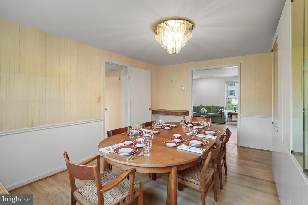 Image 20 of property listing at 11209 FARMLAND DR, Rockville, MD 20852