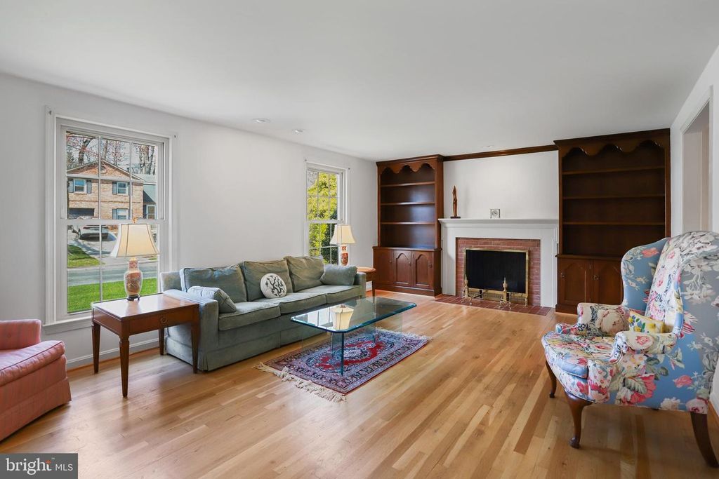 Image 22 of property listing at 11209 FARMLAND DR, Rockville, MD 20852