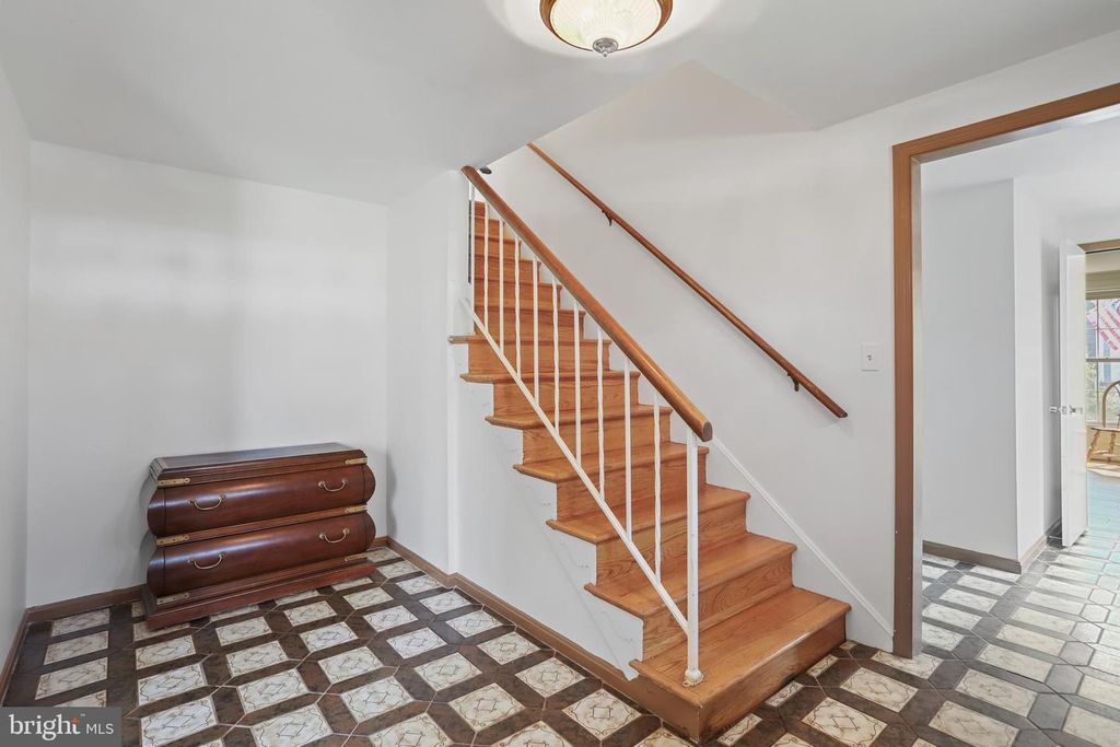Image 32 of property listing at 11209 FARMLAND DR, Rockville, MD 20852