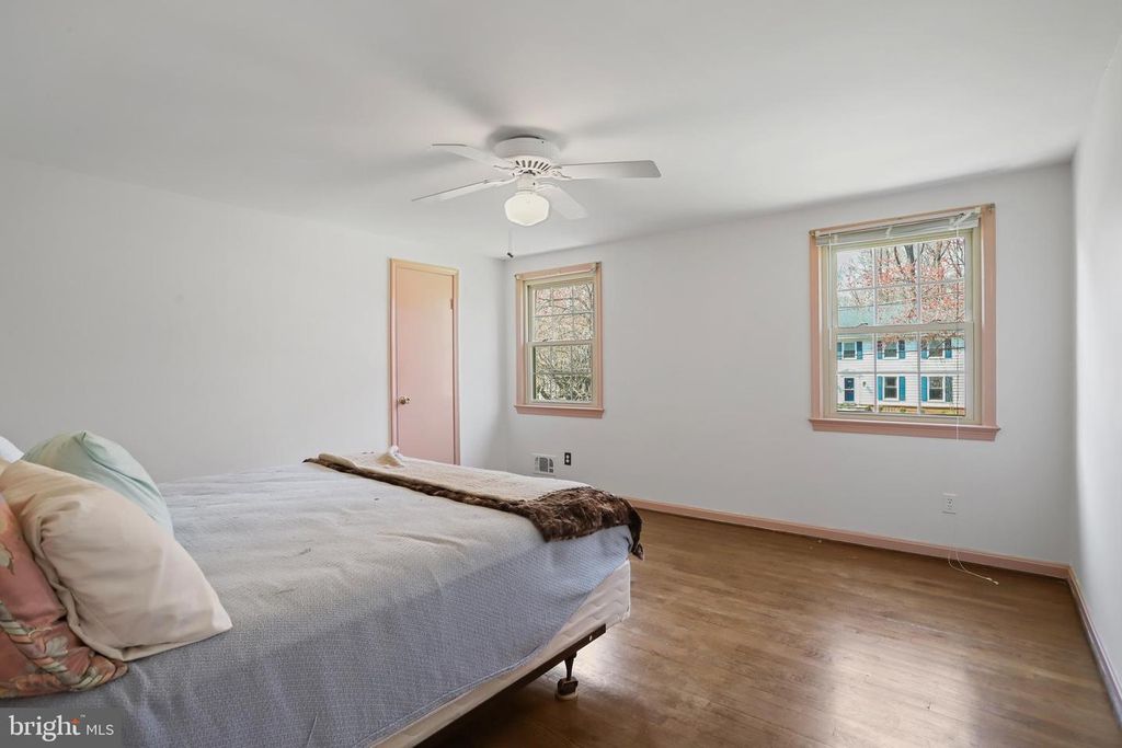 Image 44 of property listing at 11209 FARMLAND DR, Rockville, MD 20852