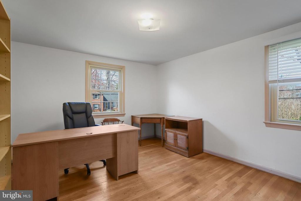 Image 46 of property listing at 11209 FARMLAND DR, Rockville, MD 20852