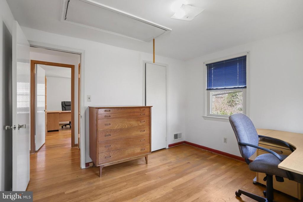 Image 50 of property listing at 11209 FARMLAND DR, Rockville, MD 20852