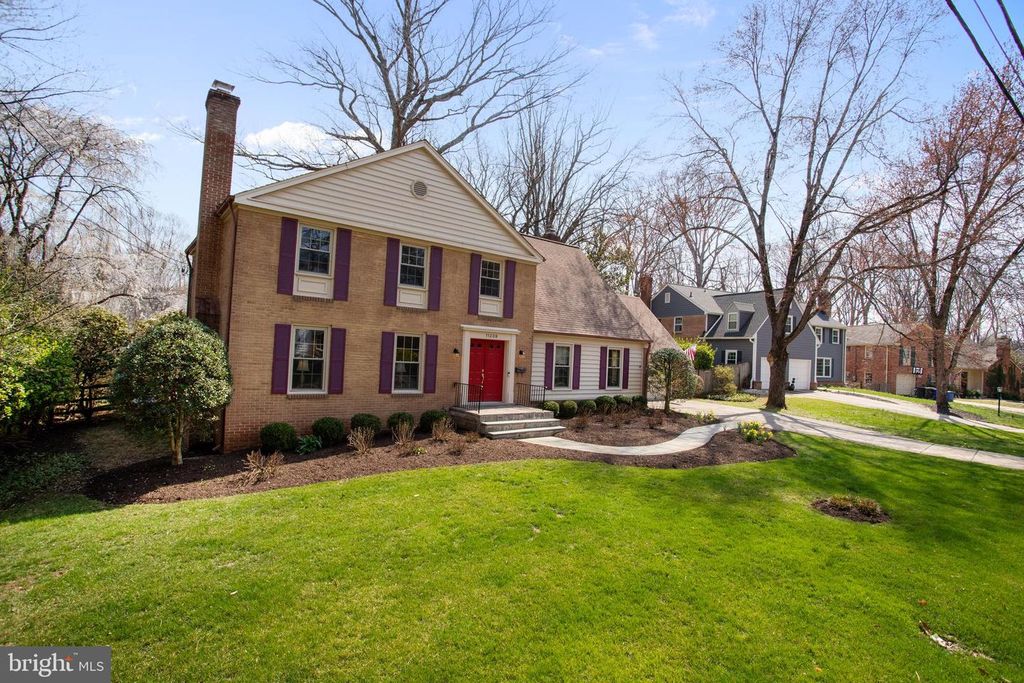 Image 64 of property listing at 11209 FARMLAND DR, Rockville, MD 20852