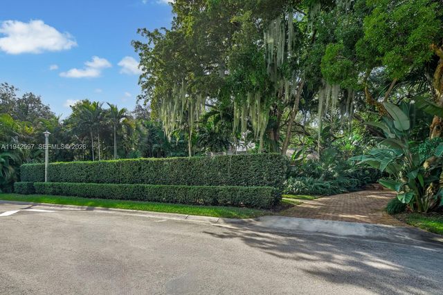 530 Melaleuca Lane, Miami, FL 33137