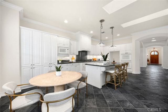 8040 Corte Sasafras, Carlsbad, CA 92009