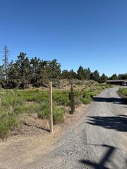 21710 McGilvray Road, Bend, OR 97702