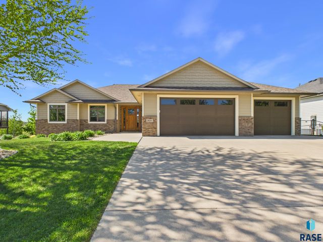 305 E 77th St Street, Sioux Falls, SD 57108