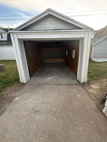 809 CORA STREET, Green Bay, WI 54303