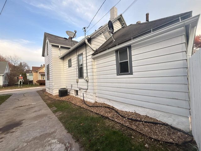 809 CORA STREET, Green Bay, WI 54303