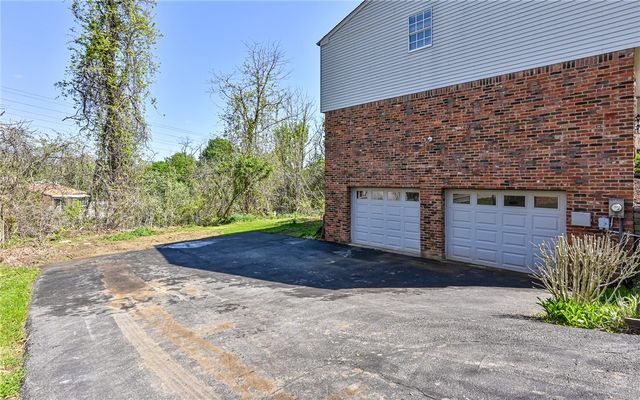 110 Weaver Drive, Shaler, PA 15116