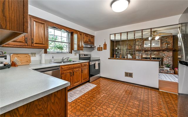 110 Weaver Drive, Shaler, PA 15116