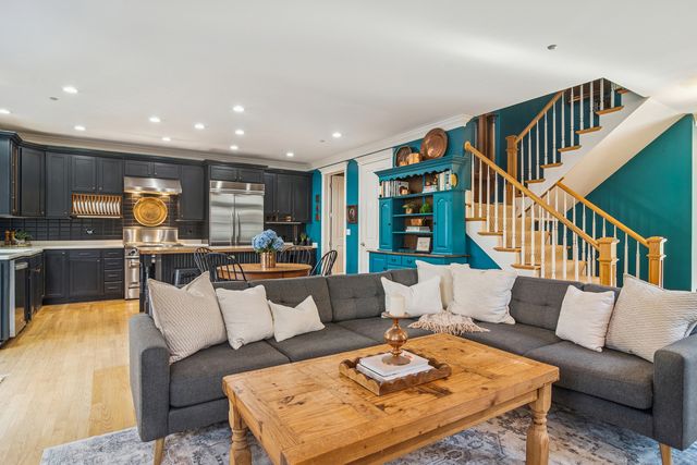 320 Washington Street, Barrington, IL 60010