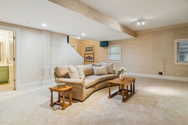 320 Washington Street, Barrington, IL 60010