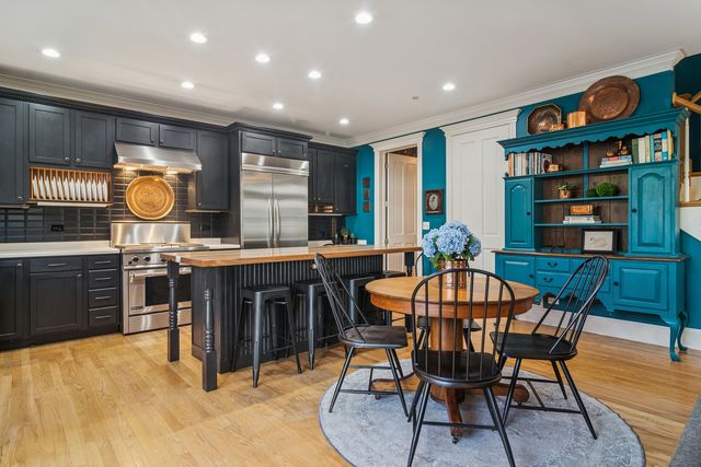 320 Washington Street, Barrington, IL 60010