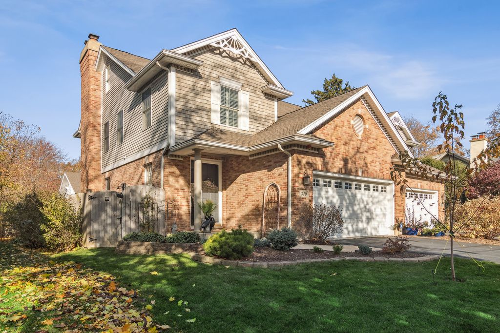 320 Washington Street, Barrington, IL 60010