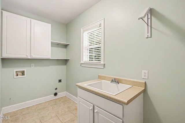 4808 Stoneyoak Lane, Raleigh, NC 27610