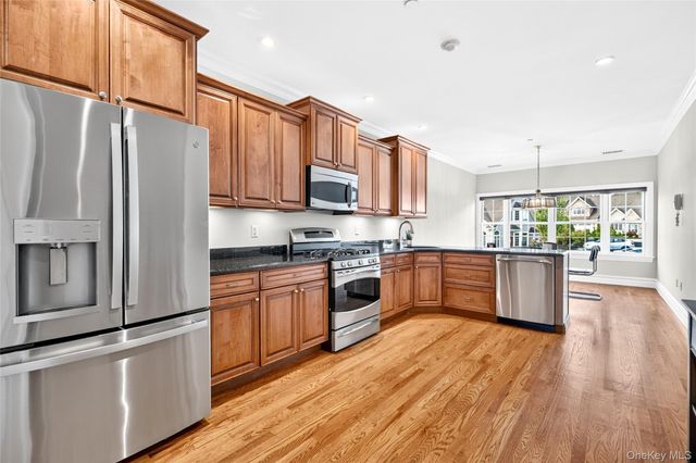 6201 Fred Ill Jr Court, Pearl River, NY 10965