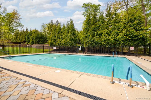 6201 Fred Ill Jr Court, Pearl River, NY 10965